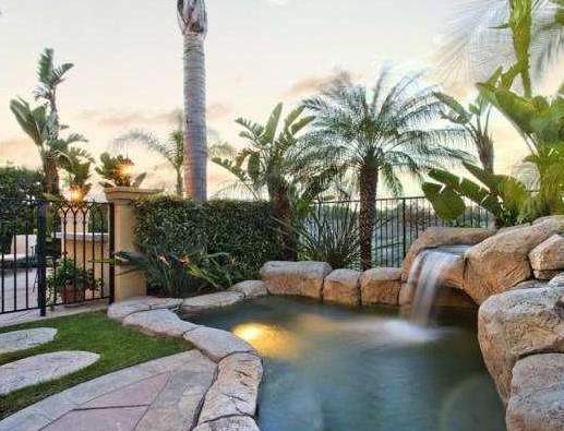 Santa Lucia Backyard