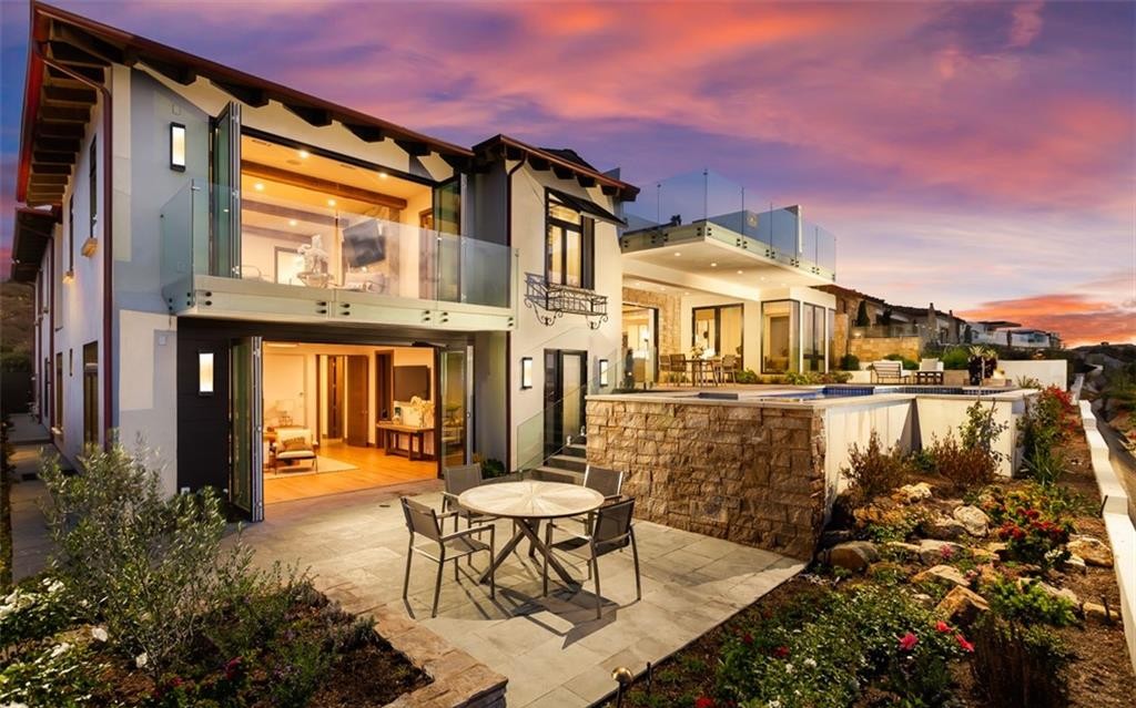 31 Shoreline Backyard