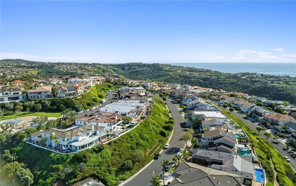 Harbor View Hills and Spyglass hillside view homes above Corona Del Mar